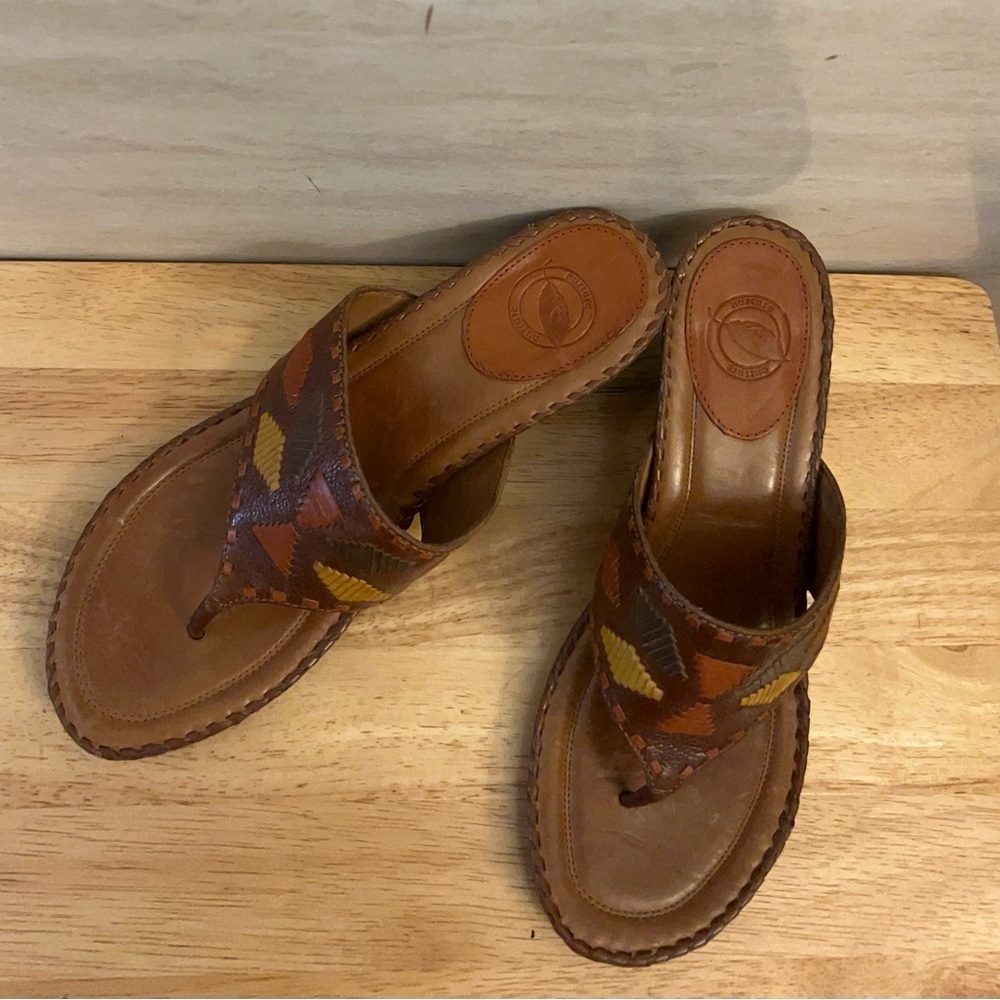 Nurture by Lamaze brown leather thong sandals with a textured strap
